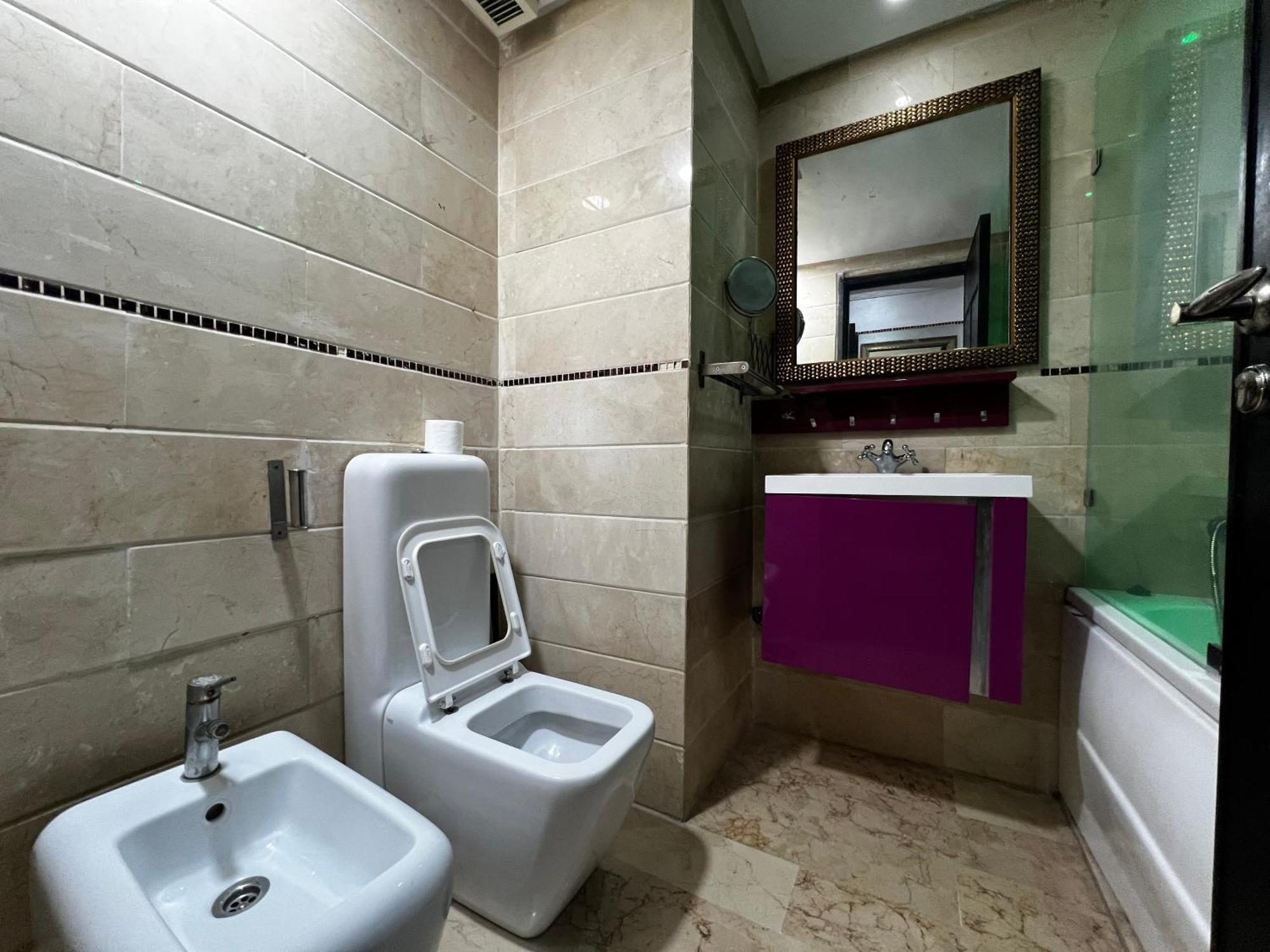 Yanis Book Casa Blanca