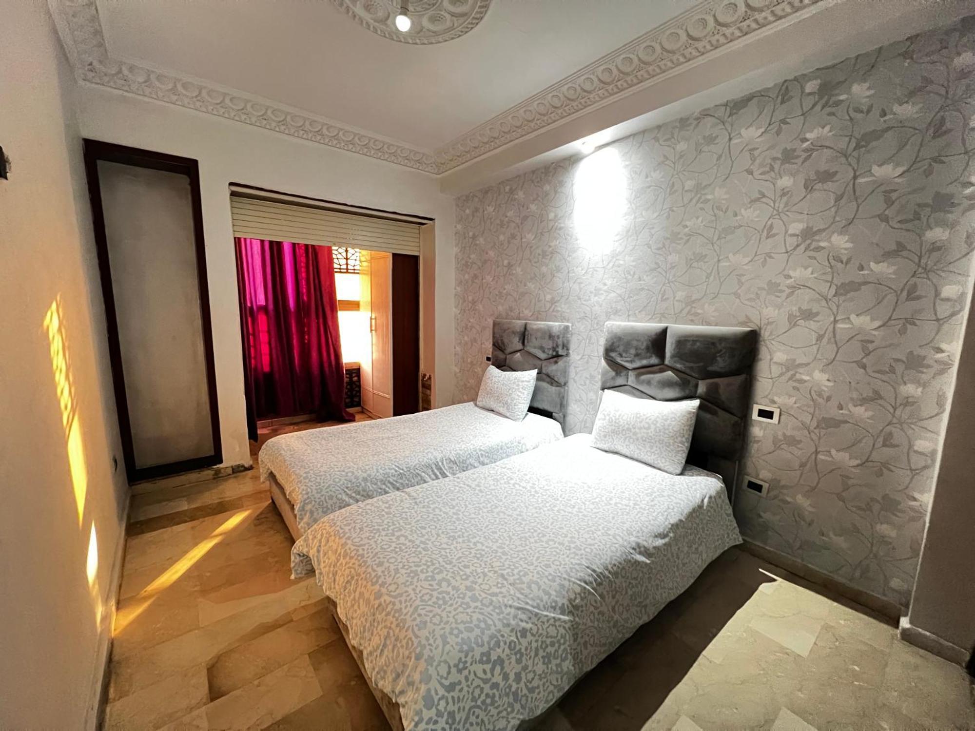 Yanis Book Apartamento